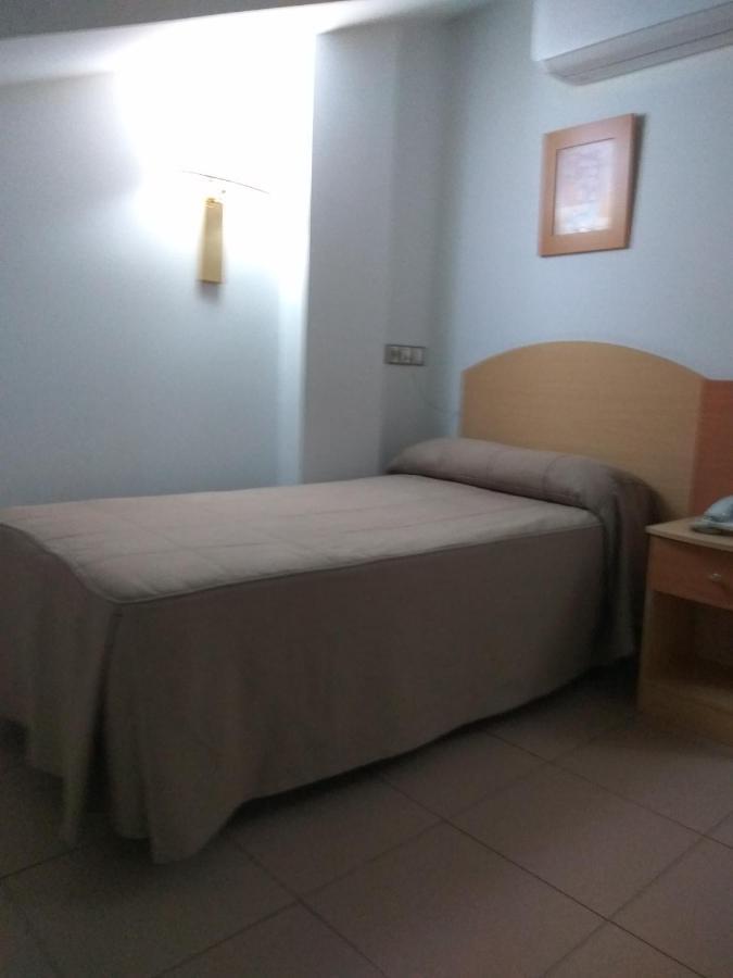 Hostal El Arco Mejorada Del Campo Εξωτερικό φωτογραφία