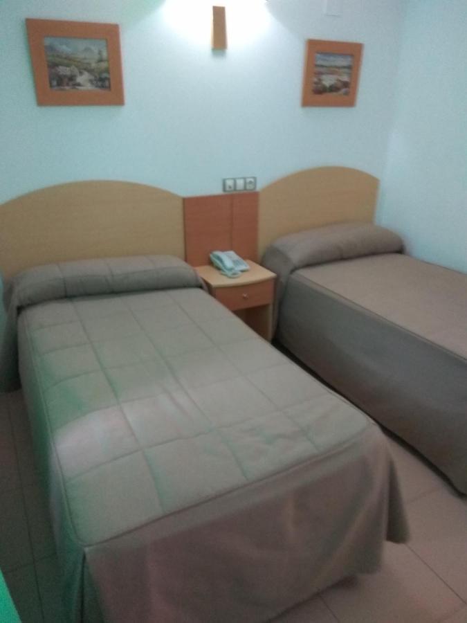 Hostal El Arco Mejorada Del Campo Εξωτερικό φωτογραφία