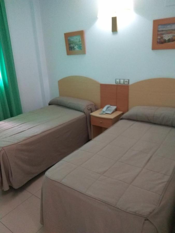 Hostal El Arco Mejorada Del Campo Εξωτερικό φωτογραφία