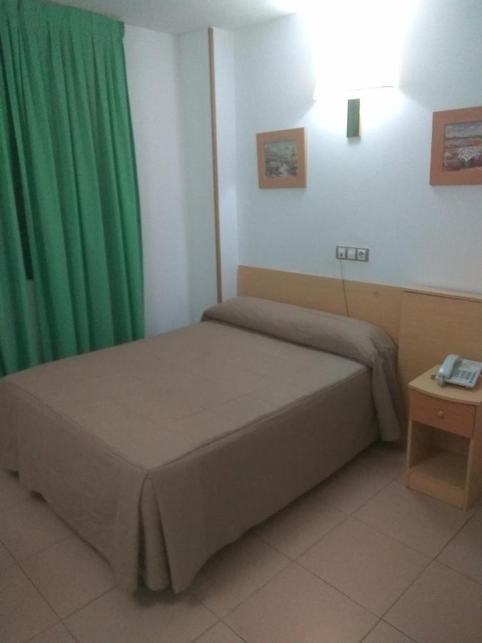 Hostal El Arco Mejorada Del Campo Εξωτερικό φωτογραφία