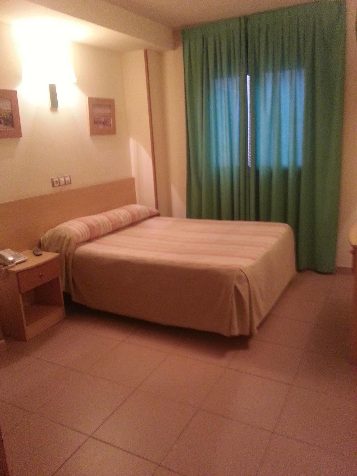 Hostal El Arco Mejorada Del Campo Εξωτερικό φωτογραφία