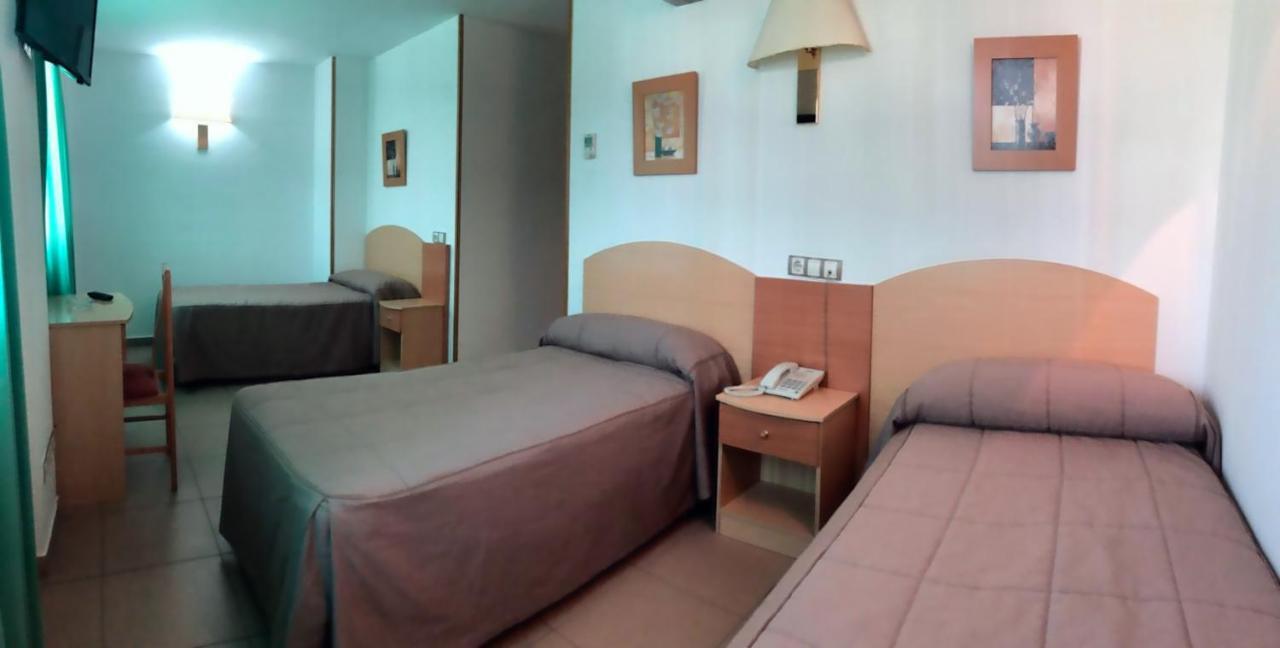 Hostal El Arco Mejorada Del Campo Εξωτερικό φωτογραφία