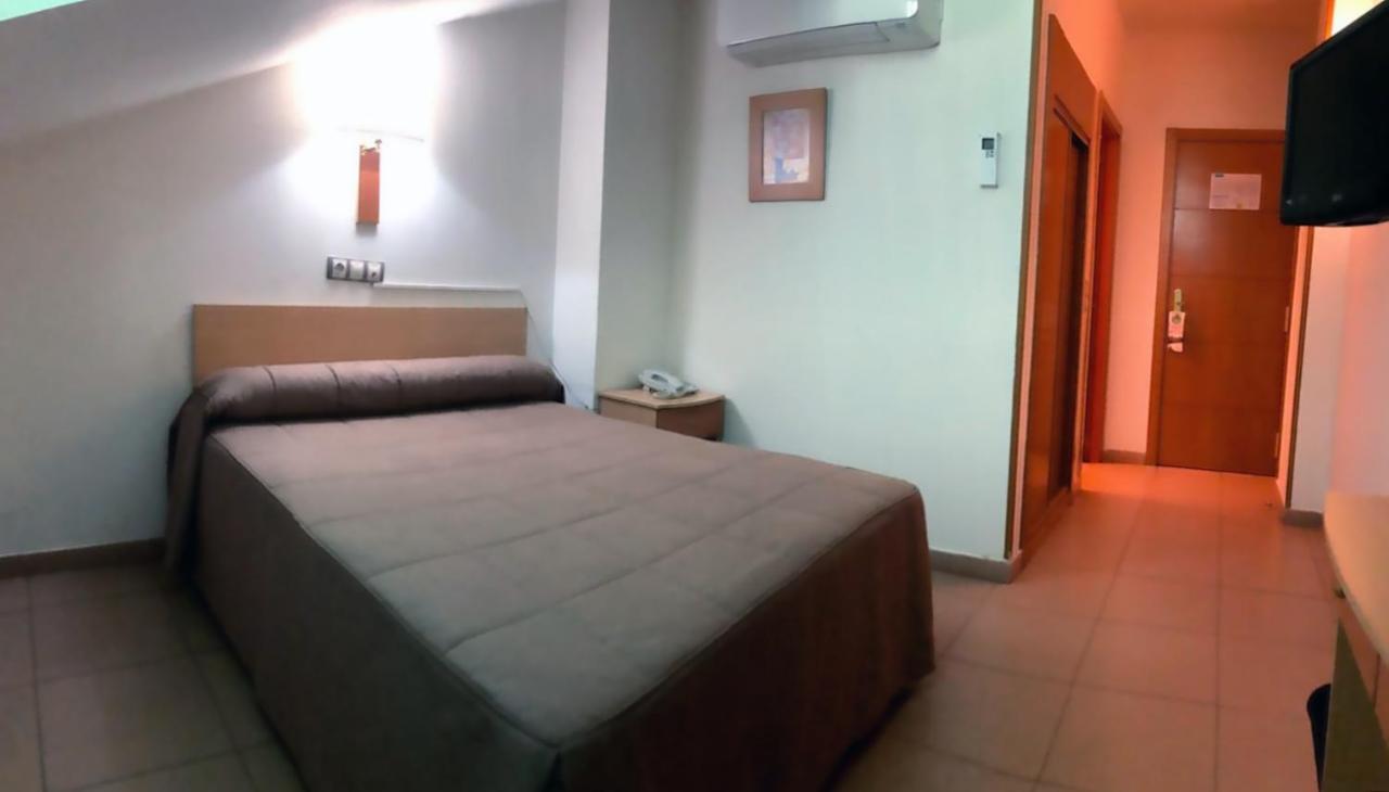 Hostal El Arco Mejorada Del Campo Εξωτερικό φωτογραφία