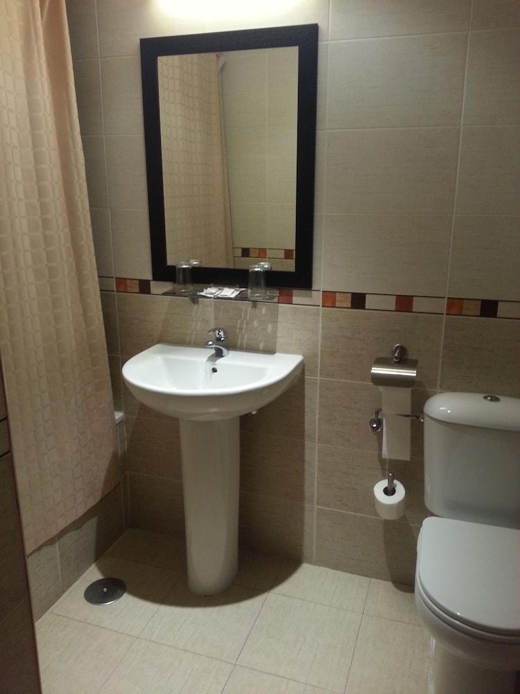 Hostal El Arco Mejorada Del Campo Εξωτερικό φωτογραφία